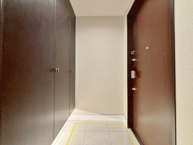 玄関 シューズボックスを完備した玄関です。