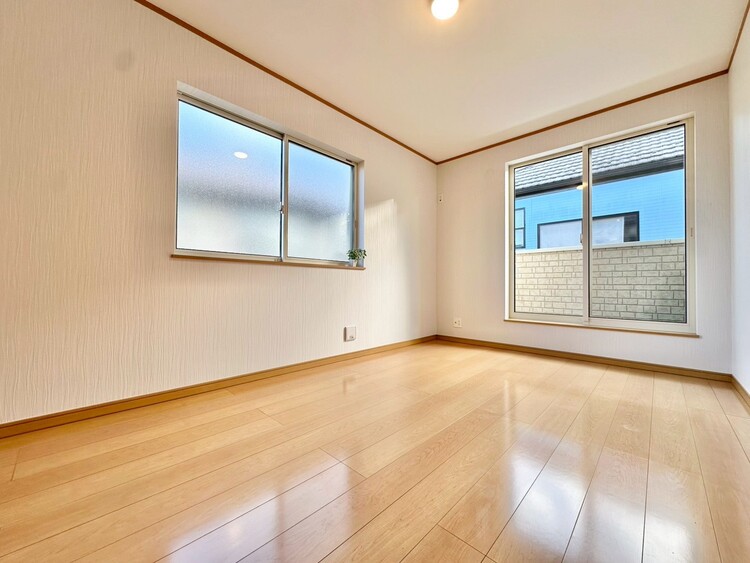 寝室 書斎にするなり、寝室するなりこの１室をどうアレンジするかを想像するだけで夢が膨らみますね。