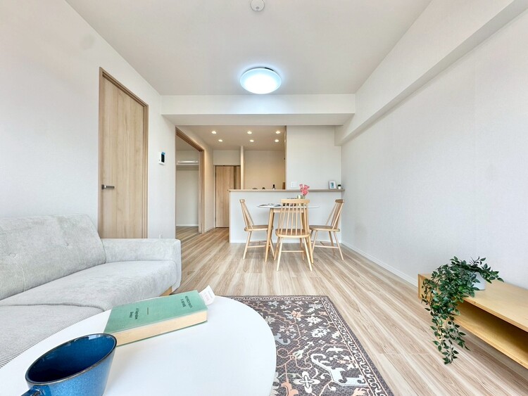 居間 居心地の良い空気感は、暮らしのステージを彩り、心からのやすらぎと満足感を与えてくれます。