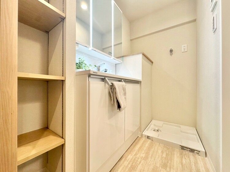 洗面 清潔感と心地よさを重視した、上質感漂うパウダールーム。