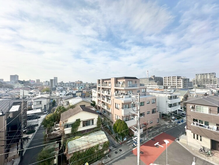 バルコニー 頬をなでる、優しい風を感じることが出来ます。