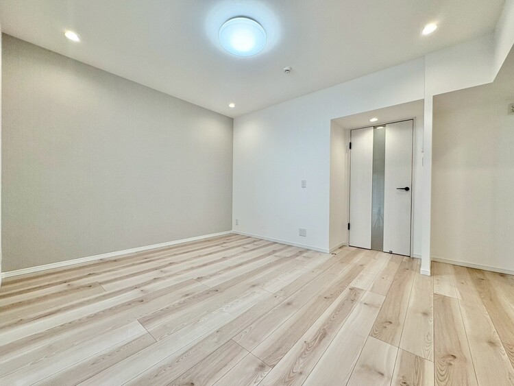 居間 居心地の良い空気感は、暮らしのステージを彩り、心からのやすらぎと満足感を与えてくれます。