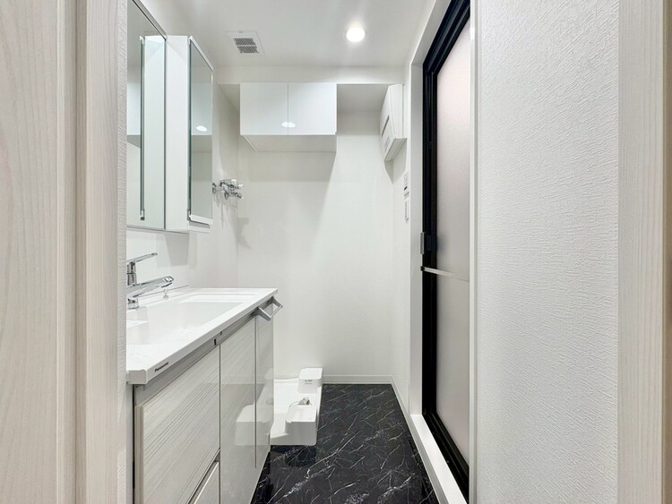 洗面 清潔感と心地よさを重視した、上質感漂うパウダールーム。