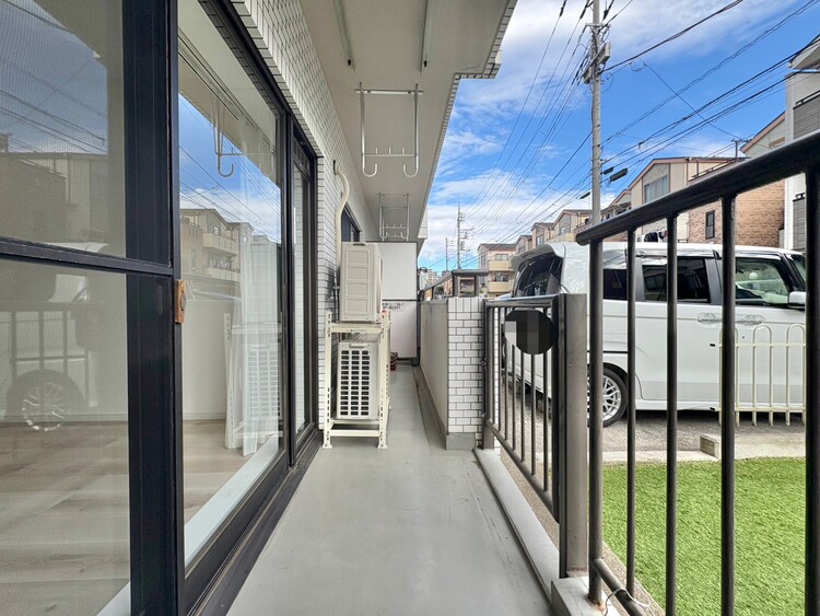 バルコニー 暮らしの中で、光と風を演出してくれるバルコニー。