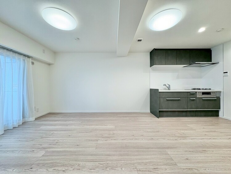 居間 快適に過ごす毎日を求めて、暮らしの中でご自身の「マイホーム」に創り上げてください。