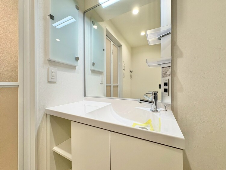 洗面 何かと物が増える場所だからこそ、スッキリと見映えの良い空間に。