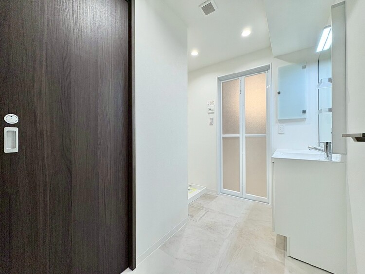 洗面 清潔感と心地よさを重視した、上質感漂うパウダールーム。