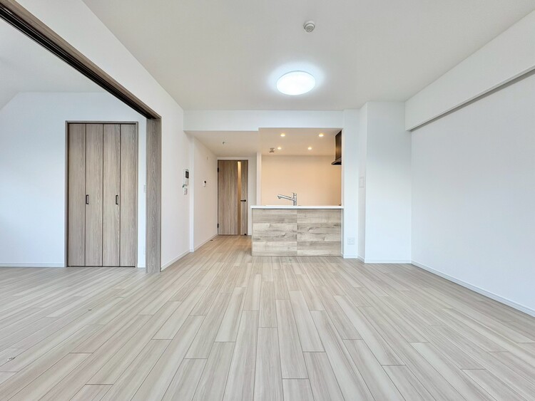 居間 居心地の良い空気感は、暮らしのステージを彩り、心からのやすらぎと満足感を与えてくれます。