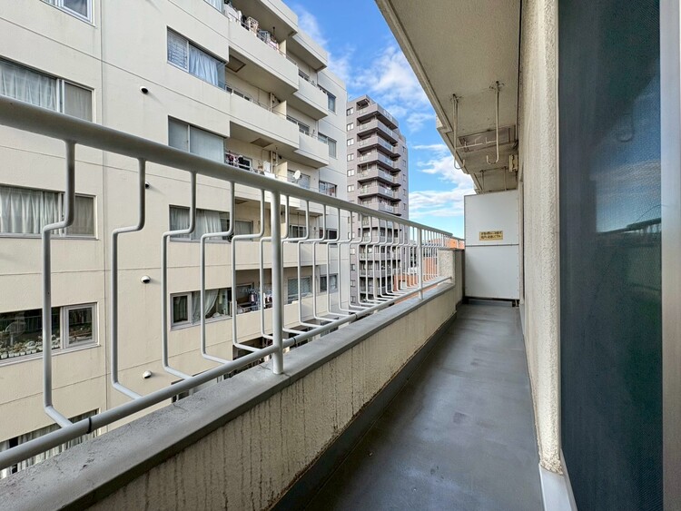 バルコニー 暮らしの中で、光と風を演出してくれるバルコニー。