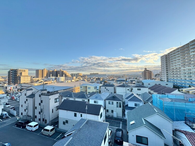 バルコニー 頬をなでる、優しい風を感じることが出来ます。