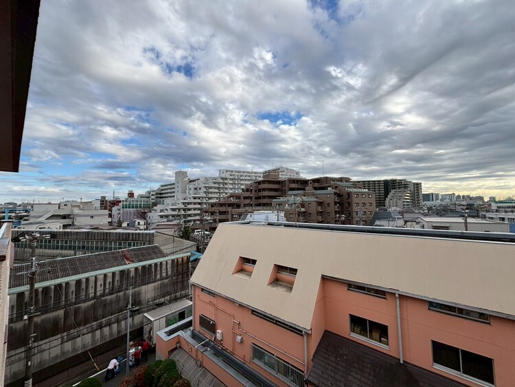 その他 眺望や窓からの景色が良いと、家で過ごす時間も快適です。