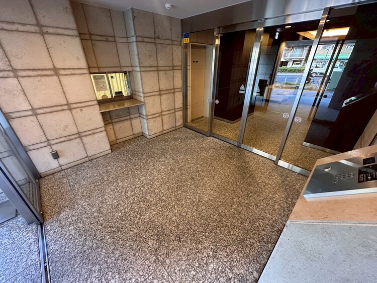 その他 館内は静寂な中が保たれており、管理が行き届いている印象を受けました。