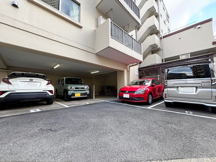 その他 駐車スペースが嬉しいですね。※空き状況は都度ご確認下さい。