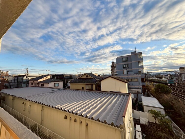 その他 眺望や窓からの景色が良いと、家で過ごす時間も快適です。