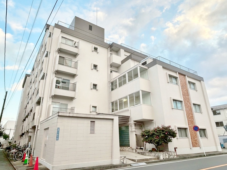 その他 飽きのこないシンプルモダンな外観です。