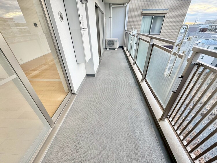 その他 朝の澄んだ空気や、夕方に吹く清々しい風を感じられるバルコニー。