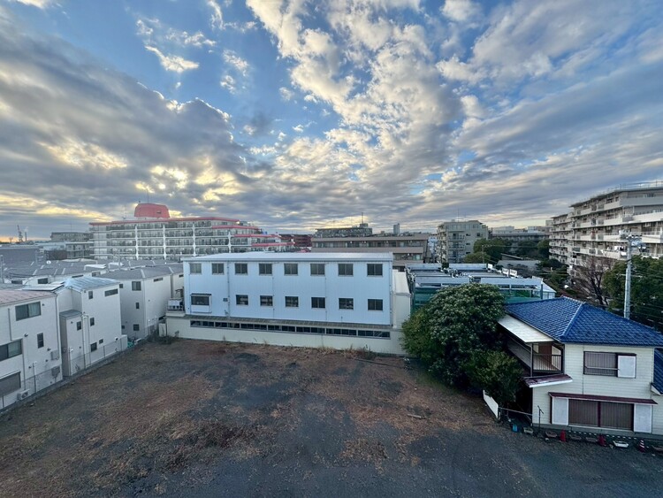 その他 眺望や窓からの景色が良いと、家で過ごす時間も快適です。