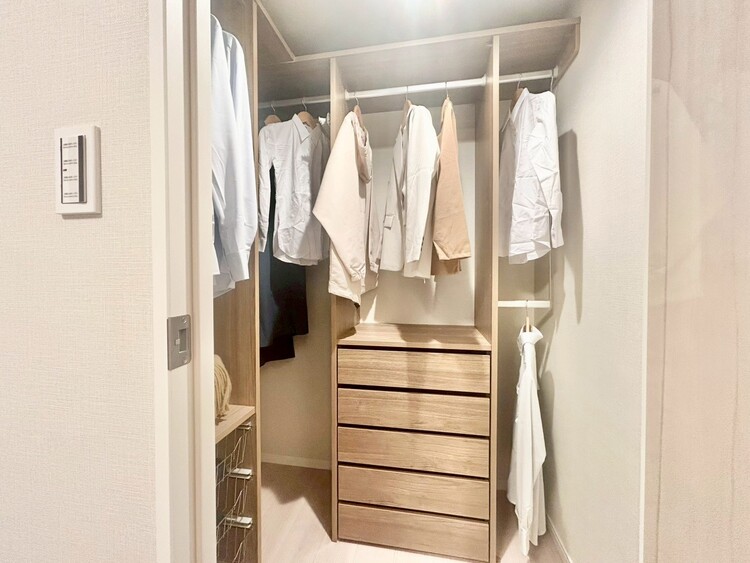 その他 収納スペースが付いていて、お部屋を広く使っていただけます。