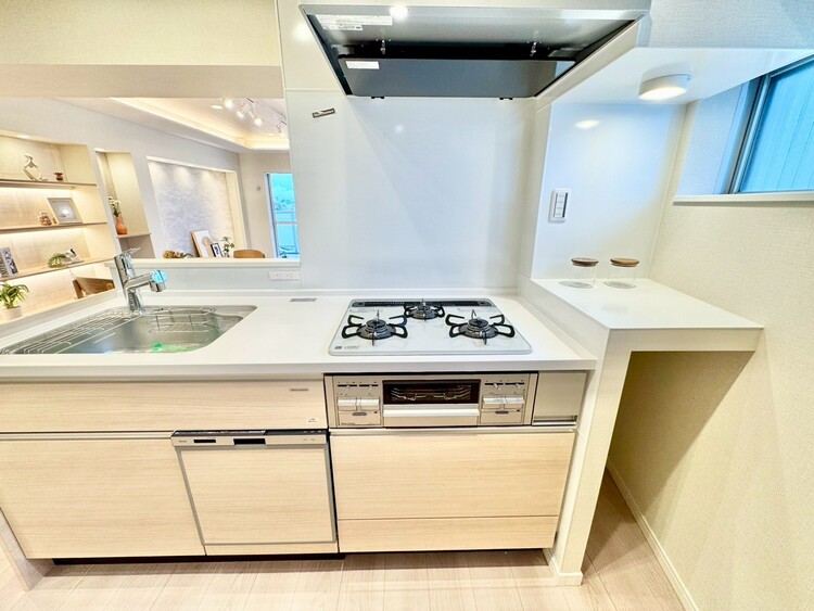 その他 開放感のあるキッチンスペース。調理をしながら、会話も弾みそうですね。