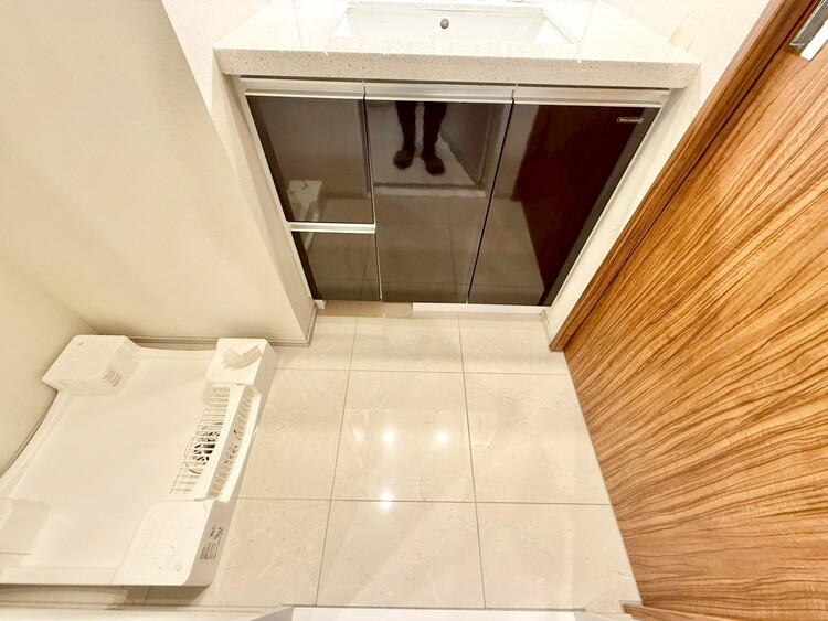 その他 十分な広さの脱衣所。