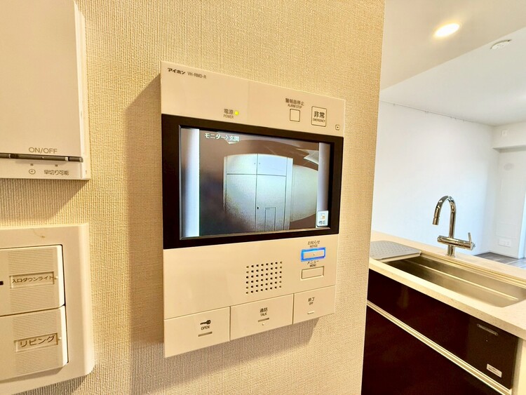 その他 誰が来てもわかる様にモニター付きインターホンを設置。