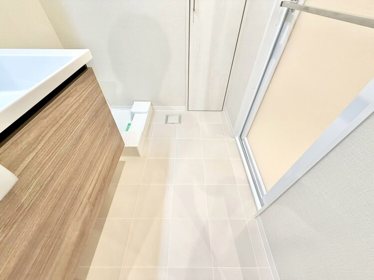 その他 十分な広さの脱衣所。