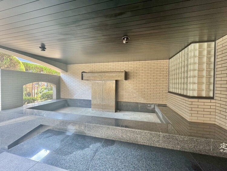 その他 マンションの敷地内には、中庭もございます。