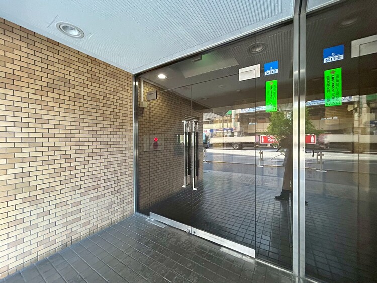 その他 上質感漂う玄関アプローチです。