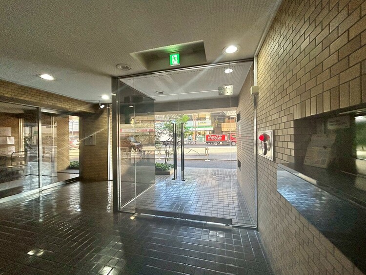 その他 館内は静寂な中が保たれており、管理が行き届いている印象を受けました。