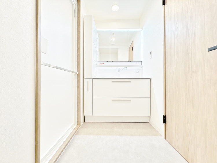 洗面 清潔感と心地よさを重視した、上質感漂うパウダールーム。