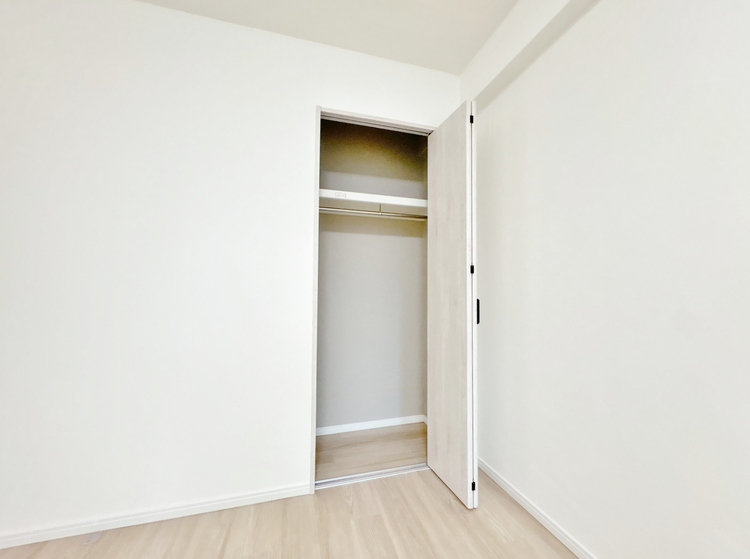 収納 居室にはクローゼットがあり、荷物もスッキリ収納して快適にお過ごしいただけます。