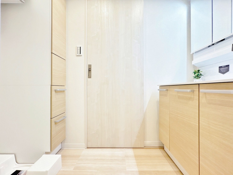 洗面 清潔感と心地よさを重視した、上質感漂うパウダールーム。