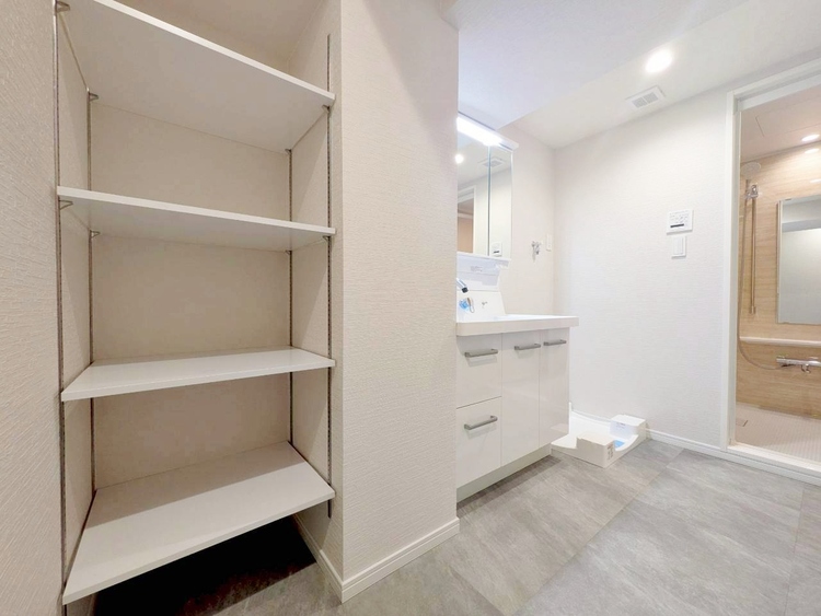 洗面 清潔感と心地よさを重視した、上質感漂うパウダールーム。