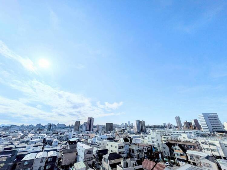 バルコニー 頬をなでる、優しい風を感じることが出来ます。