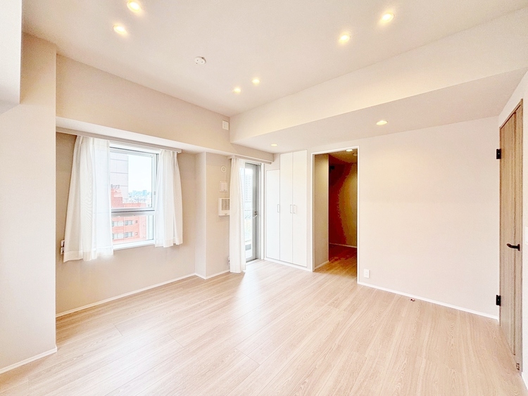 居間 飾り過ぎないシンプルな内装と偏り過ぎないデザインで統一しました。