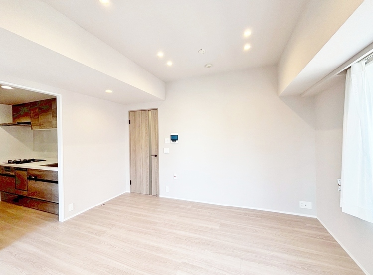 居間 快適に過ごす毎日を求めて、暮らしの中でご自身の「マイホーム」に創り上げてください。