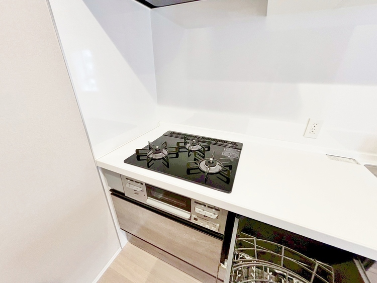 キッチン 洗練されたスタイリッシュなデザイン性と使いやすさを備えた仕様。