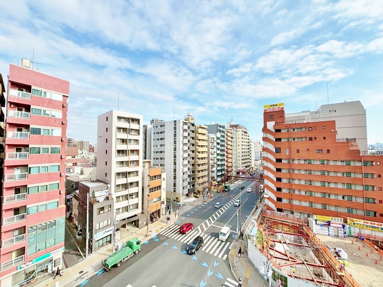 バルコニー 頬をなでる、優しい風を感じることが出来ます。