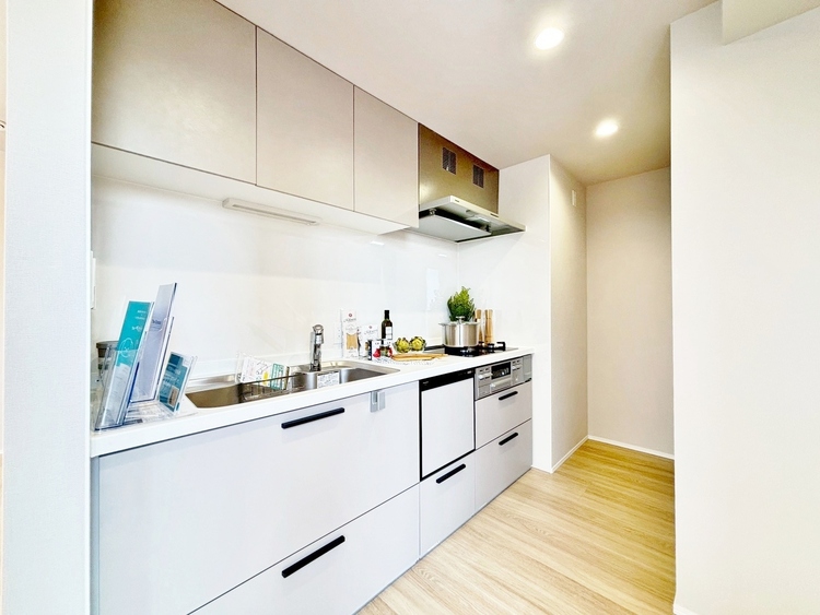 キッチン 洗練されたスタイリッシュなデザイン性と使いやすさを備えた仕様。