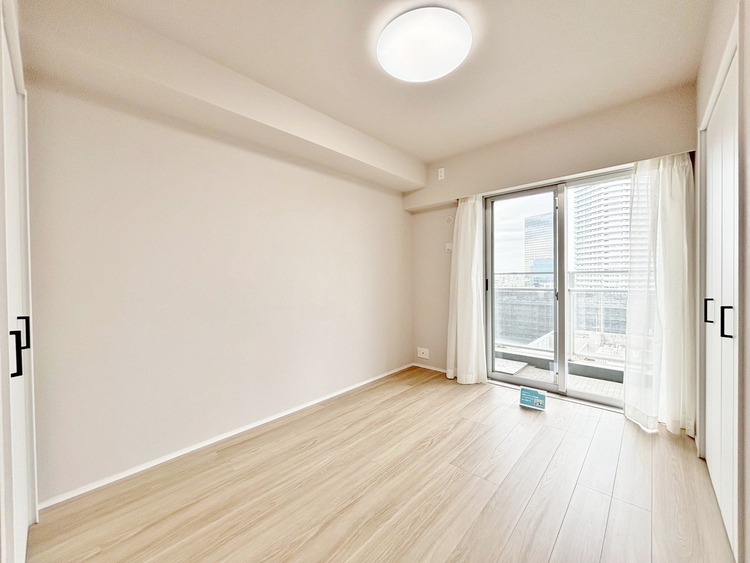 寝室 ベッドも十分に設置するスペースがあります。