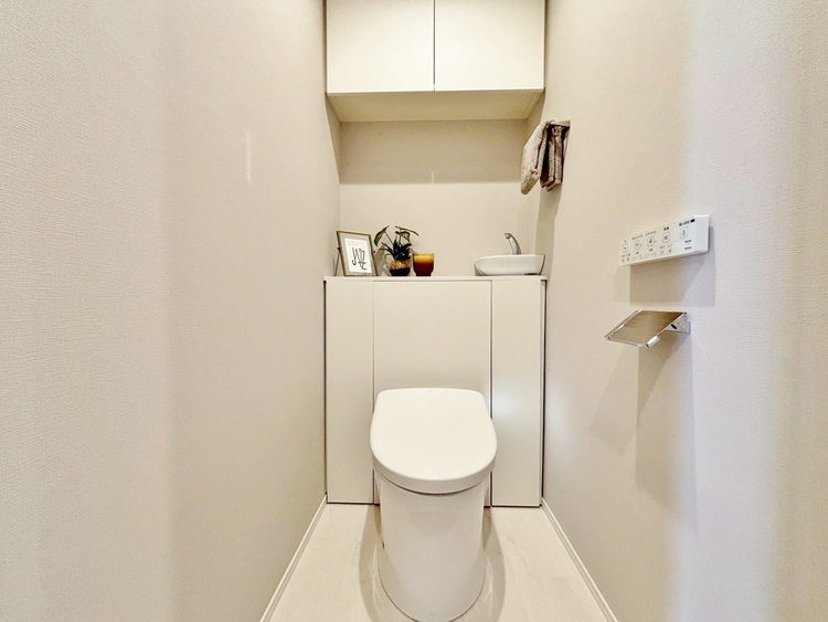 トイレ 暮らしの中のさりげないひとときの快適さにも、こだわりを、持って設備を配しております。
