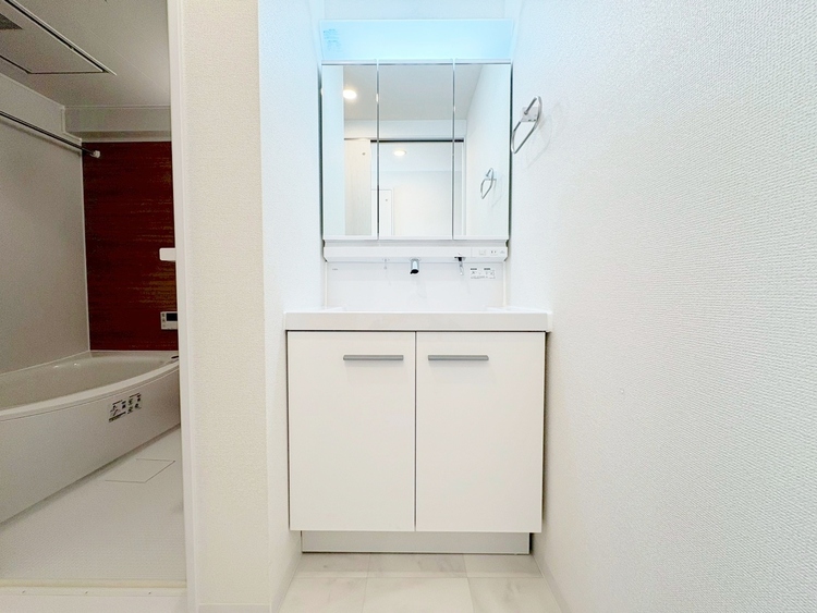 洗面 何かと物が増える場所だからこそ、スッキリと見映えの良い空間に。