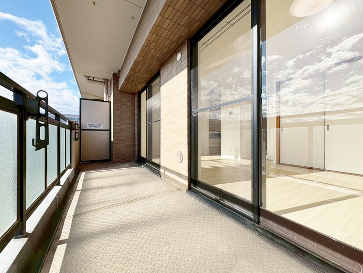 バルコニー 暮らしの中で、光と風を演出してくれるバルコニー。