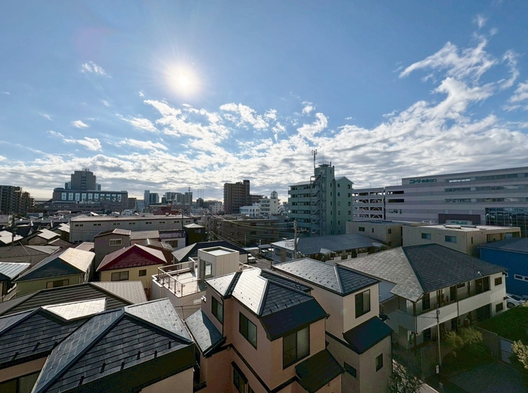 バルコニー 頬をなでる、優しい風を感じることが出来ます。