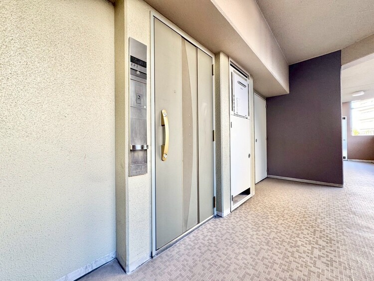 玄関 玄関を開ければ、そこは安らぎのご自宅。