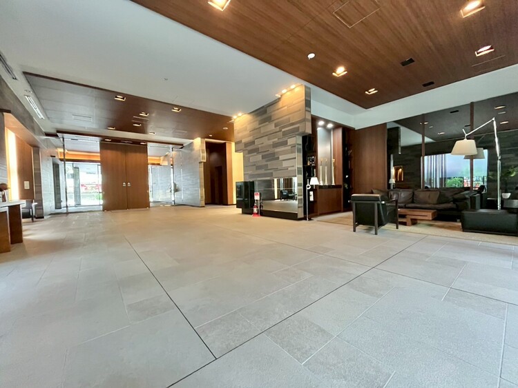 エントランス エントランス内部は、管理が行き届き清潔な共有スペースとなっています。