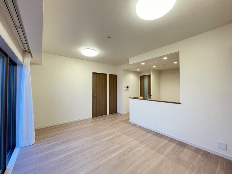 居間 飾り過ぎないシンプルな内装と偏り過ぎないデザインで統一しました。