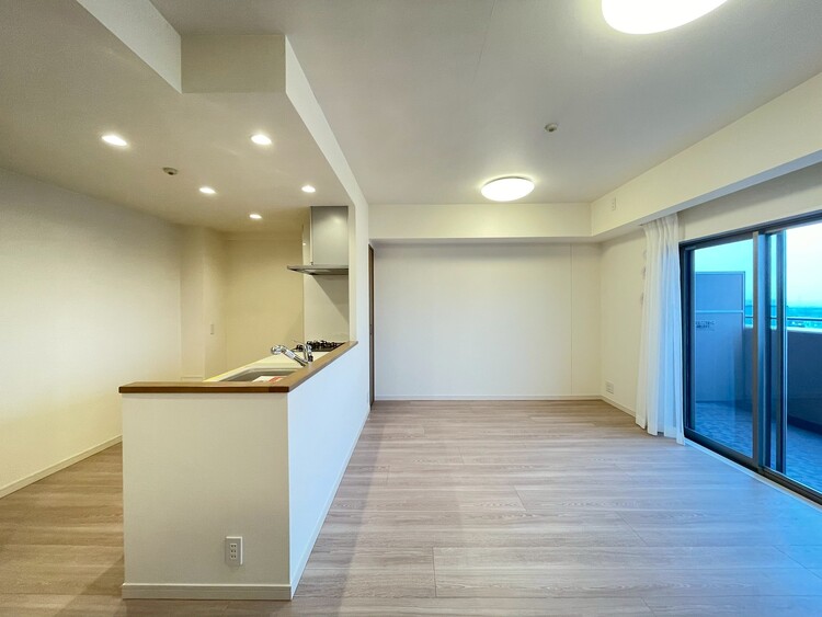 居間 快適に過ごす毎日を求めて、暮らしの中でご自身の「マイホーム」に創り上げてください。