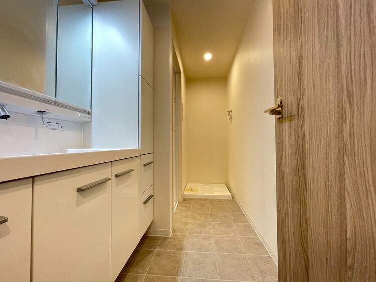 洗面 清潔感と心地よさを重視した、上質感漂うパウダールーム。