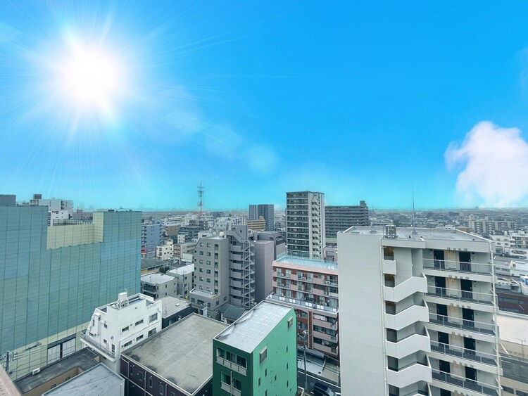 バルコニー 窓を開けると広がる青空。心をリフレッシュして日々を過ごしていきましょう。